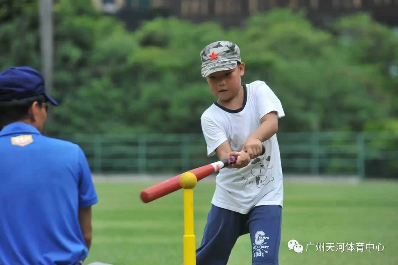 包含棒球友谊赛焦点战:嵩山麒麟队绝杀东海旋风队,新星闪耀。教练团队居功至伟的词条-开云官网